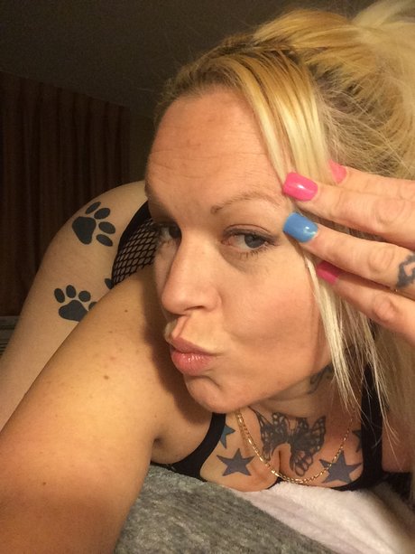 Foto di nudo di fuga di OnlyFans di Trapbullient Pink