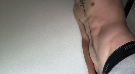 Foto di nudo di fuga di OnlyFans di T
