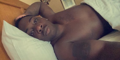 Foto di nudo di fuga di OnlyFans di Poolie