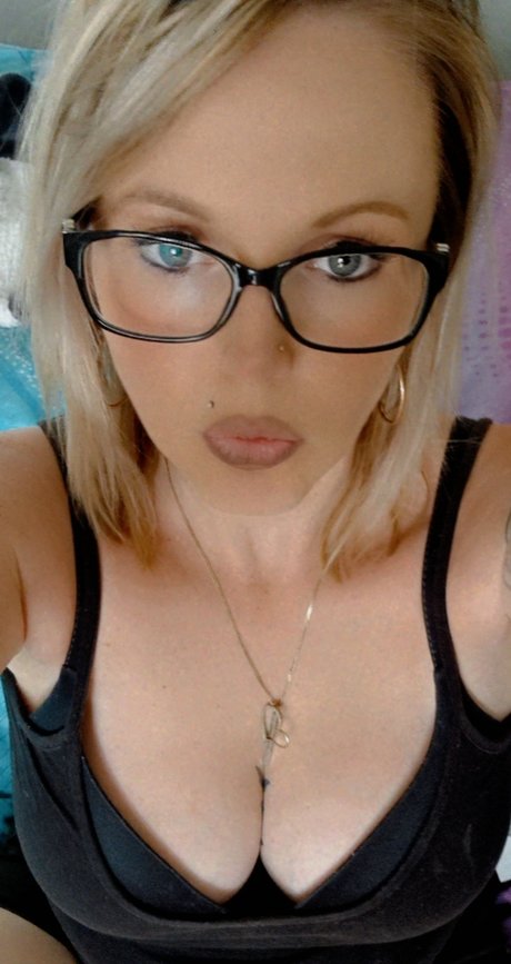 Foto di nudo di fuga di OnlyFans di Sky
