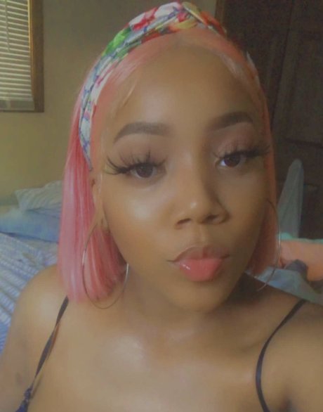 Foto di nudo di fuga di OnlyFans di Therealvannah
