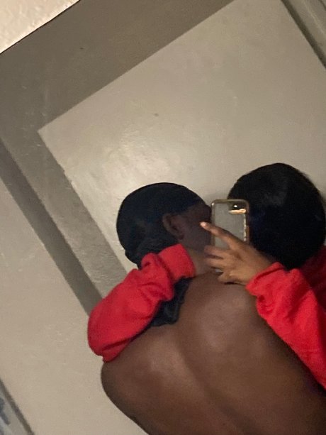 Foto di nudo di fuga di OnlyFans di Daino