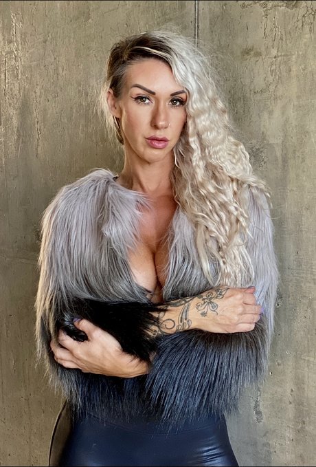 Foto di nudo di fuga di OnlyFans di Tonya