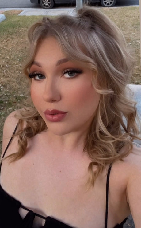 Foto di nudo di fuga di OnlyFans di 