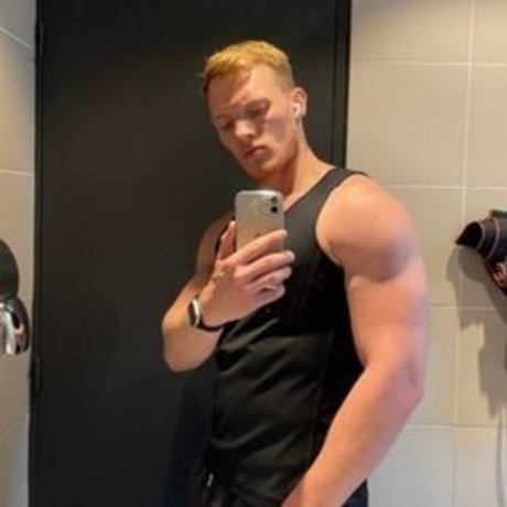 Foto di nudo di fuga di OnlyFans di Sean Weiss
