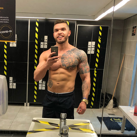 Foto di nudo di fuga di OnlyFans di Tiago Fernandes