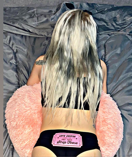 Foto di nudo di fuga di OnlyFans di Willow Reign