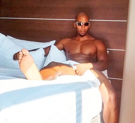 Foto di nudo di fuga di OnlyFans di Ramsees Massage