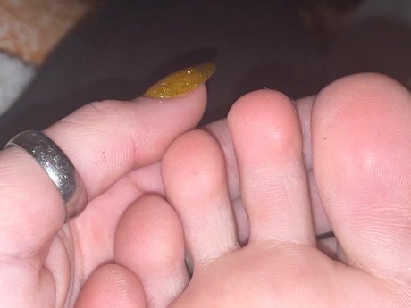 Foto di nudo di fuga di OnlyFans di Barefoot Baby