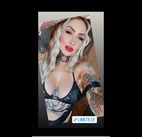 Foto di nudo di fuga di OnlyFans di A
