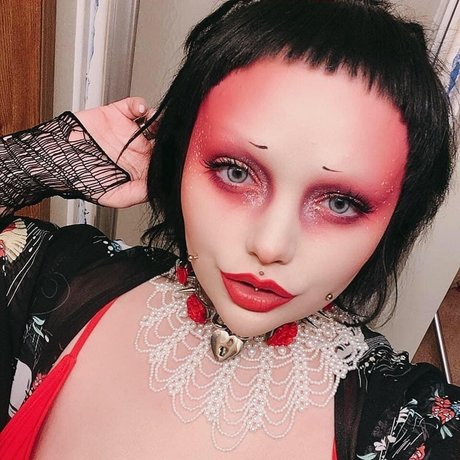 Foto di nudo di fuga di OnlyFans di Porcelain Pixie