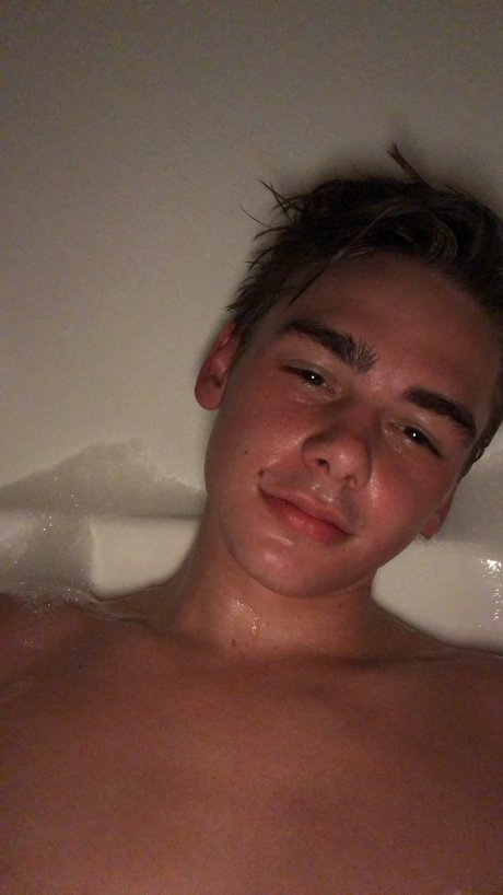 Foto di nudo di fuga di OnlyFans di Paxton Ward