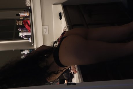 Foto di nudo di fuga di OnlyFans di Willow Tree