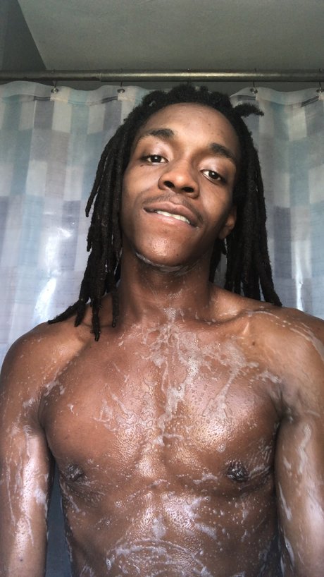 Foto di nudo di fuga di OnlyFans di Zeussss
