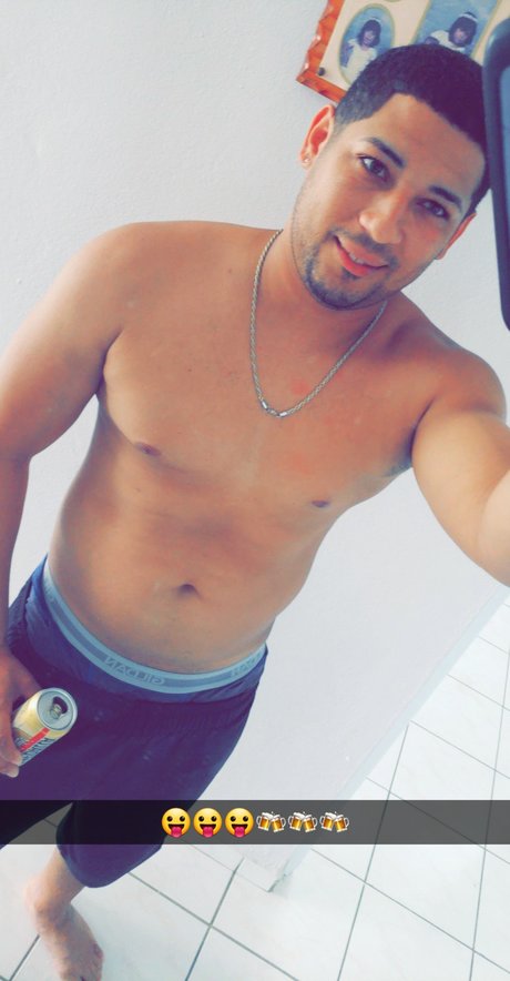 Foto di nudo di fuga di OnlyFans di Tbdj