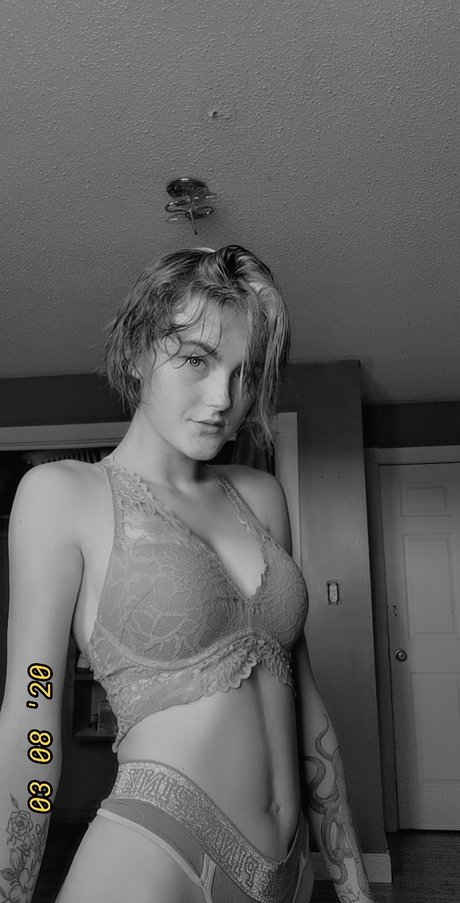 Foto di nudo di fuga di OnlyFans di Alabama Smirle