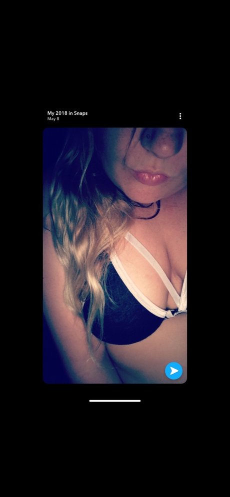 Foto di nudo di fuga di OnlyFans di Anne Beck