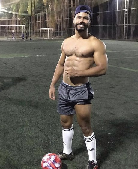 Foto di nudo di fuga di OnlyFans di Dancer Futebol