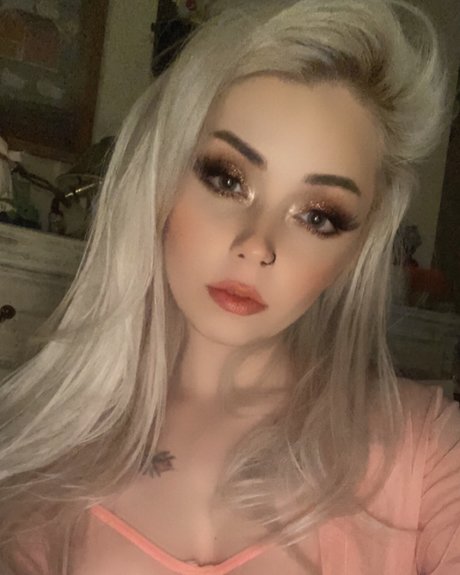 Foto di nudo di fuga di OnlyFans di Lilly