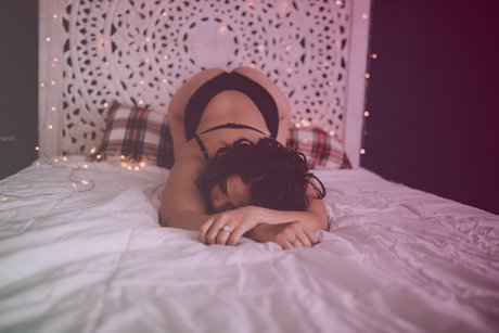 Foto di nudo di fuga di OnlyFans di Rose