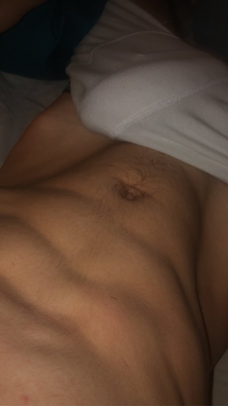 Foto di nudo di fuga di OnlyFans di J