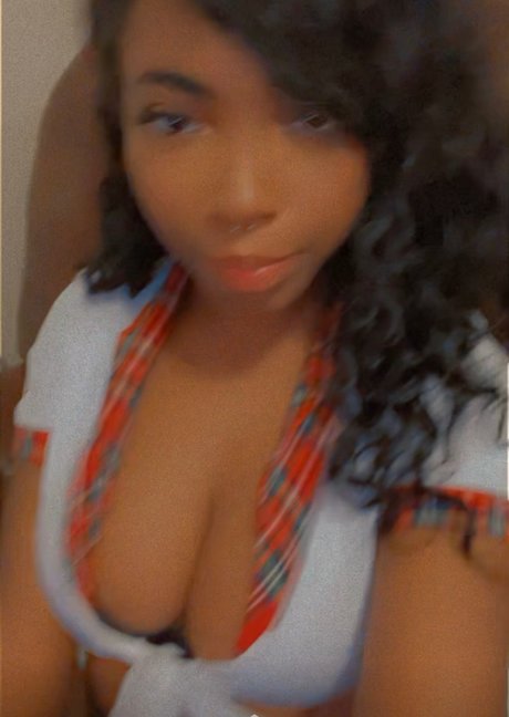 Foto di nudo di fuga di OnlyFans di Taylor