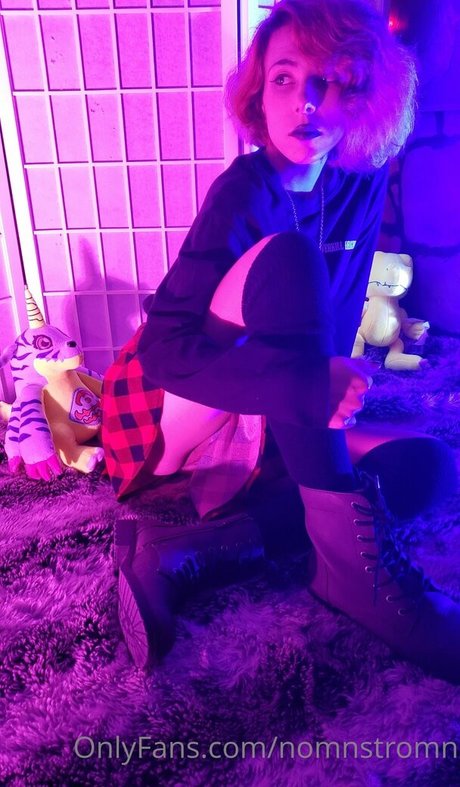 Foto di nudo di fuga di OnlyFans di Nomnstromn