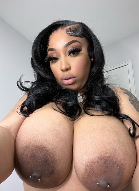 Foto di nudo di fuga di OnlyFans di Kiorboobs