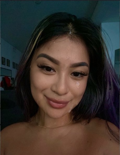 Foto di nudo di fuga di OnlyFans di Nikita Kim
