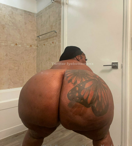 Foto di nudo di fuga di OnlyFans di Therealfyebottom