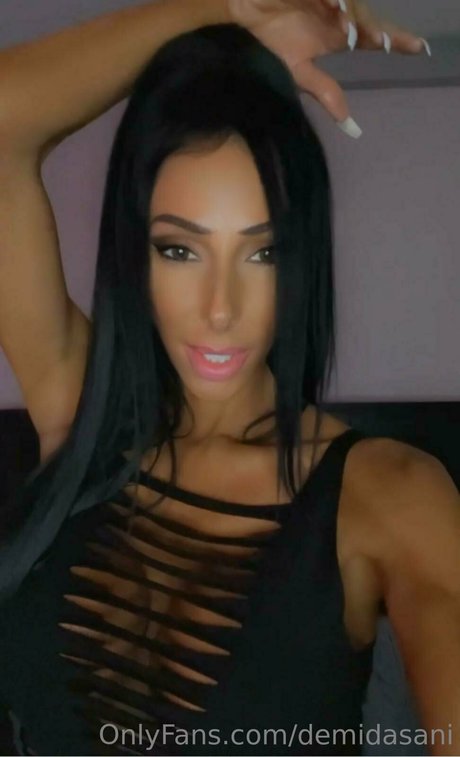 Foto di nudo di fuga di OnlyFans di Demi Dasani