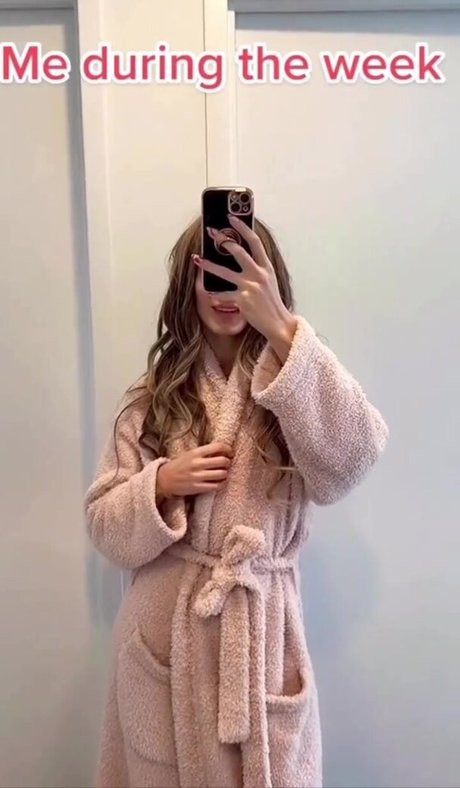 Foto di nudo di fuga di OnlyFans di Adriana