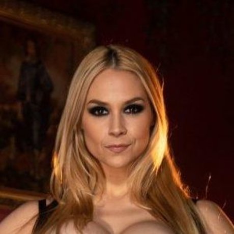 Foto di nudo di fuga di OnlyFans di Sarah Vandella