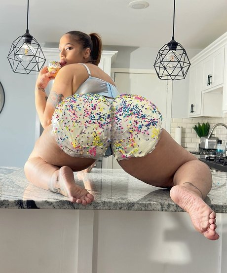 Scarlett Cakez