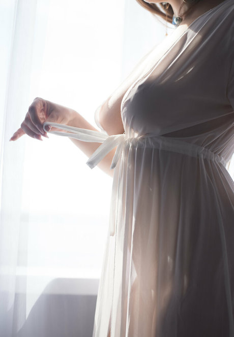 Elle Mira