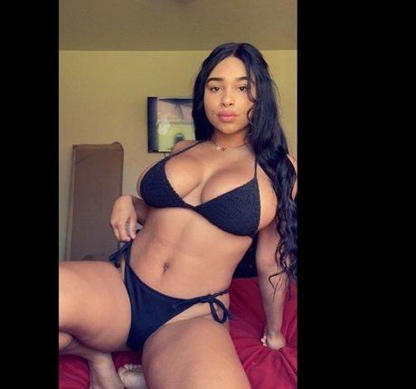 Foto di nudo di fuga di OnlyFans di Thebae Breanna