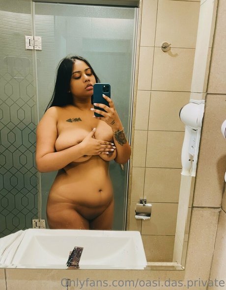 Foto di nudo di fuga di OnlyFans di Oasi Das