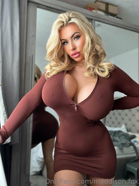 Foto di nudo di fuga di OnlyFans di Maddison Fox