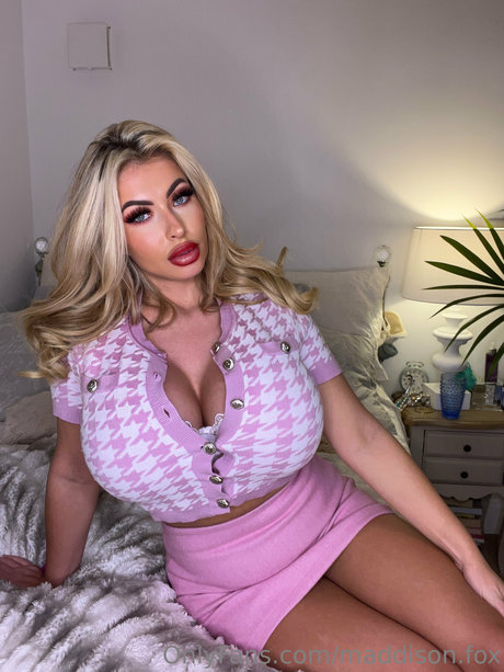 Foto di nudo di fuga di OnlyFans di Maddison Fox