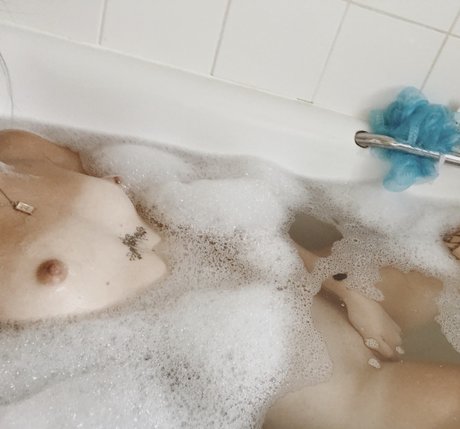 Foto di nudo di fuga di OnlyFans di Marie X
