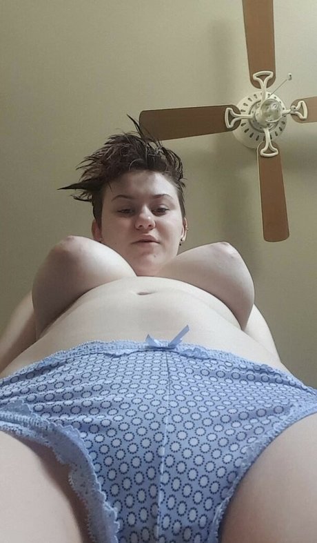 Foto di nudo di fuga di OnlyFans di Curvy Elvish Girl