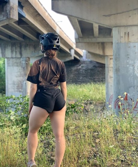 Foto di nudo di fuga di OnlyFans di Alyssa Cleversey