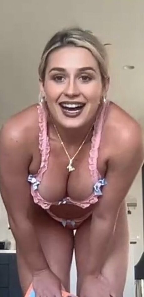 Foto di nudo di fuga di OnlyFans di Lauren Corazza