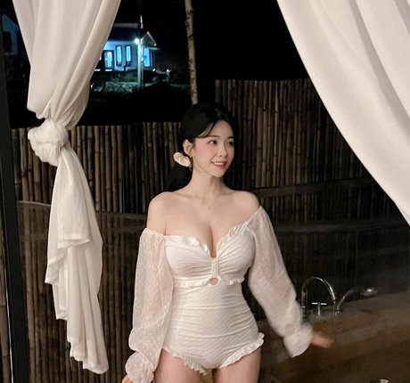 Foto di nudo di fuga di OnlyFans di Asmr Yeonchu