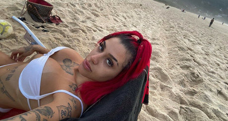 Foto di nudo di fuga di OnlyFans di Azzy Mc
