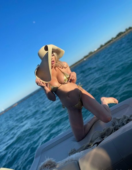 Foto di nudo di fuga di OnlyFans di Paintedladi