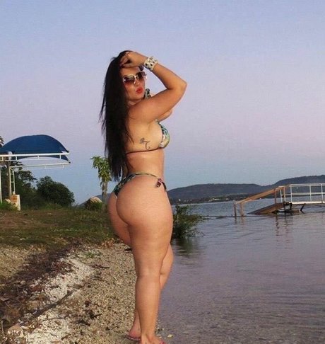 Foto di nudo di fuga di OnlyFans di Telminha Avila