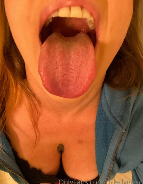Foto di nudo di fuga di OnlyFans di Qsladygiant