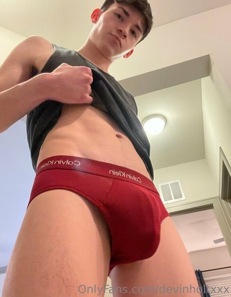 Foto di nudo di fuga di OnlyFans di Devinholtxxx