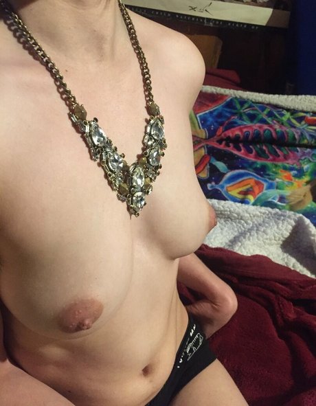 Foto di nudo di fuga di OnlyFans di Ninaxxxxnn